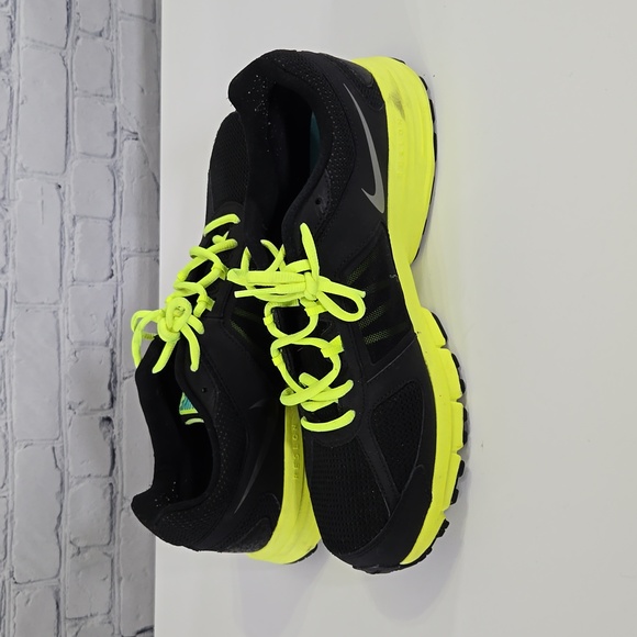 Women's Size 13 Nike Lime Green and Black Running Shoes/Sneakers - Picture 8 of 12